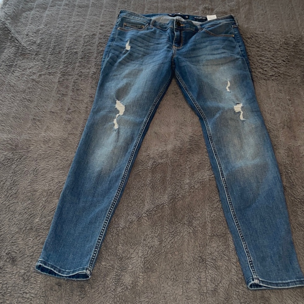 Hollister mid rise super skinny jeans